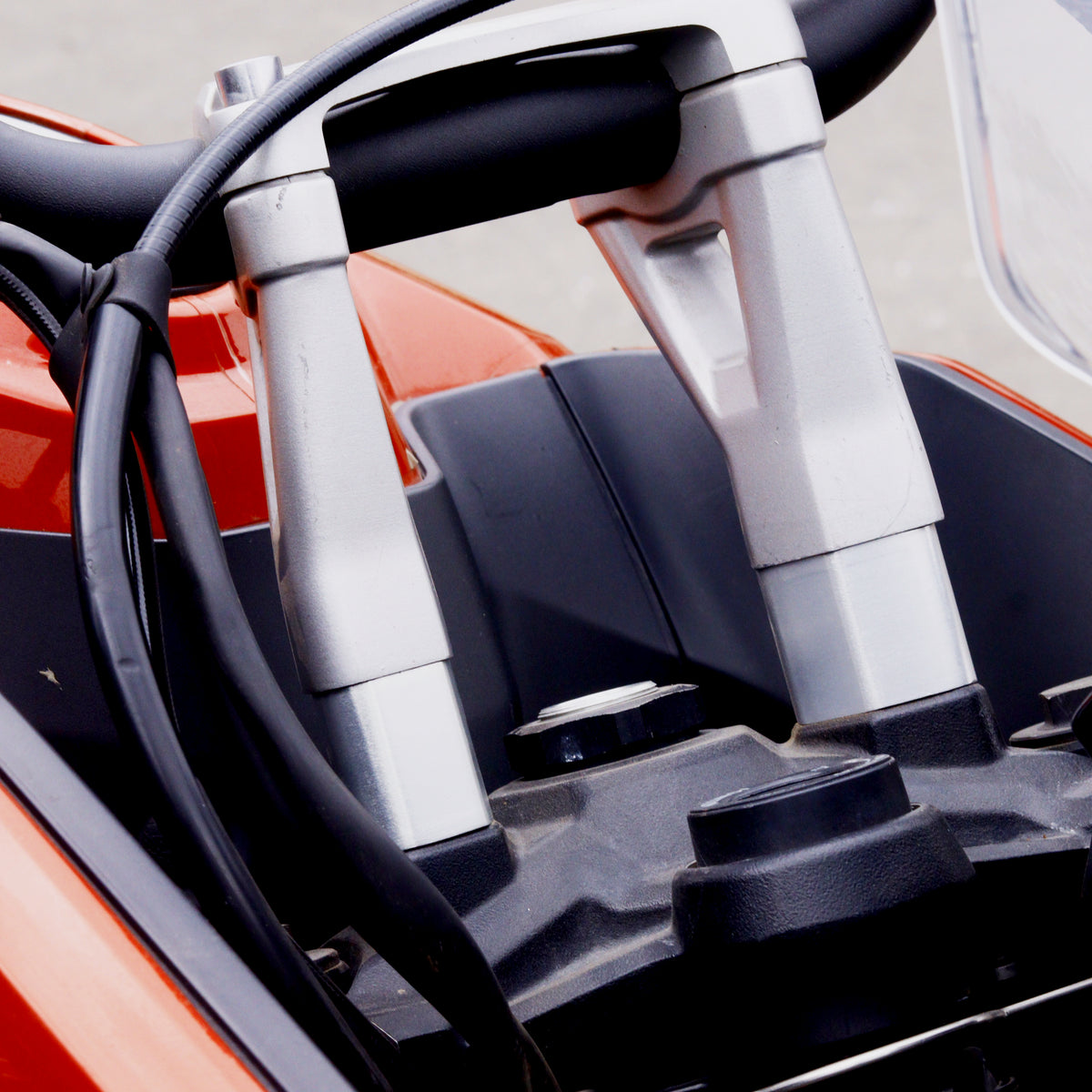 Handlebar riser for Triumph Tiger 660